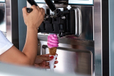 מכונת גלידה: 6 מכונות גלידה מומלצות לשנת 2024 [מדריך קנייה]