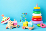 צעצועי התפתחות לתינוק: 10 צעצועי התפתחות מומלצים לפעוטות [מדריך קנייה מקיף]